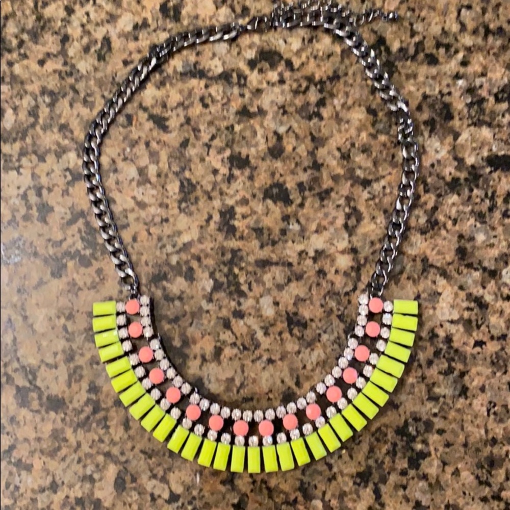 Statement necklace-unique colors